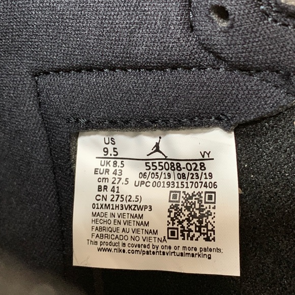 *SOLD* Air Jordan 1 Retro High OG Sneakers - Picture 7 of 8